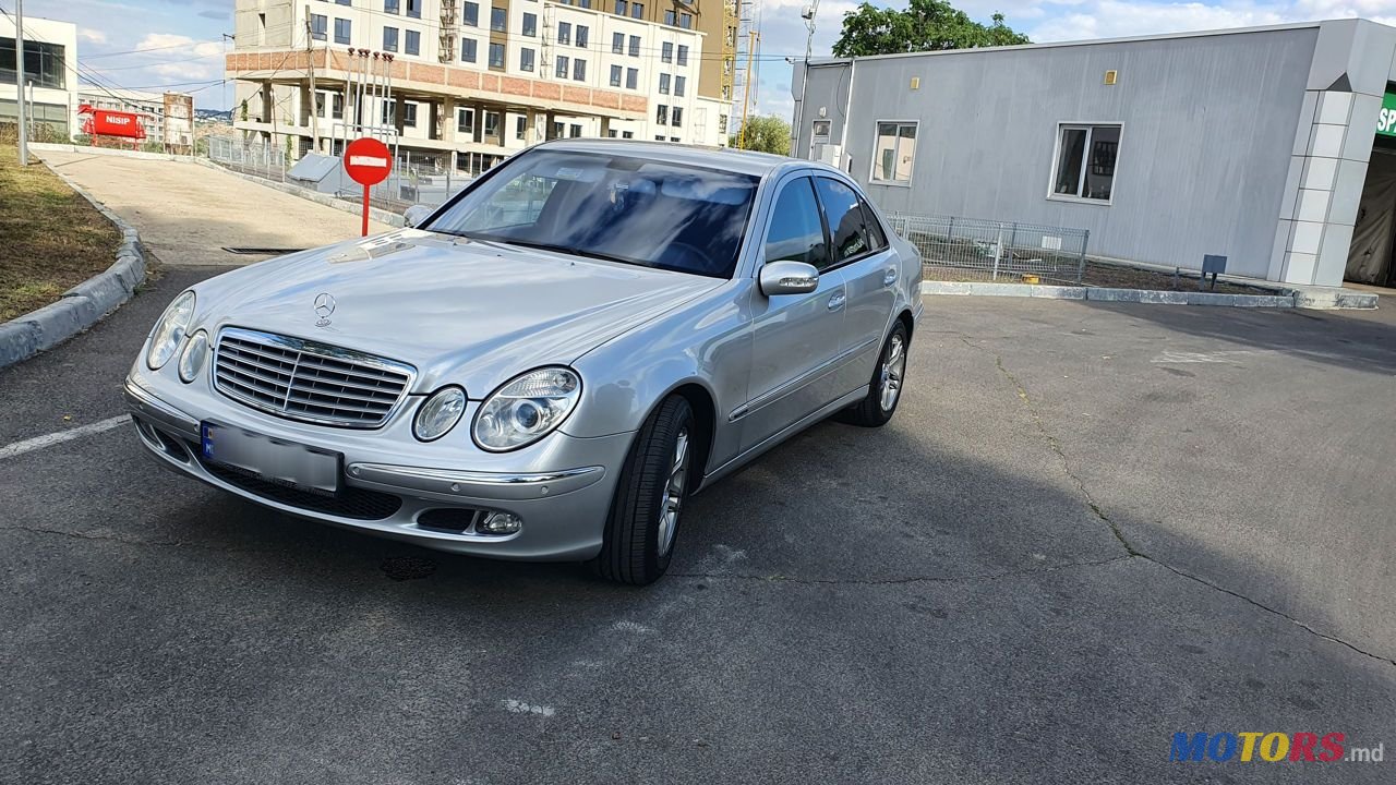 2004' Mercedes-Benz E Класс photo #3