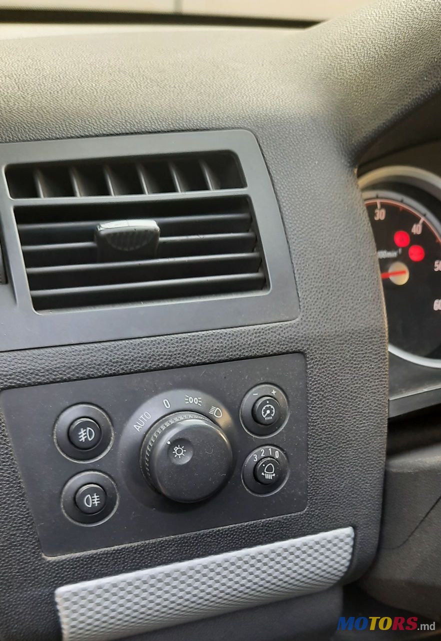 2009' Opel Zafira photo #6