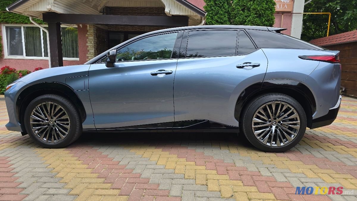 2023' Lexus Rz Series photo #3