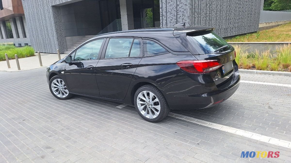 2016' Opel Astra photo #2