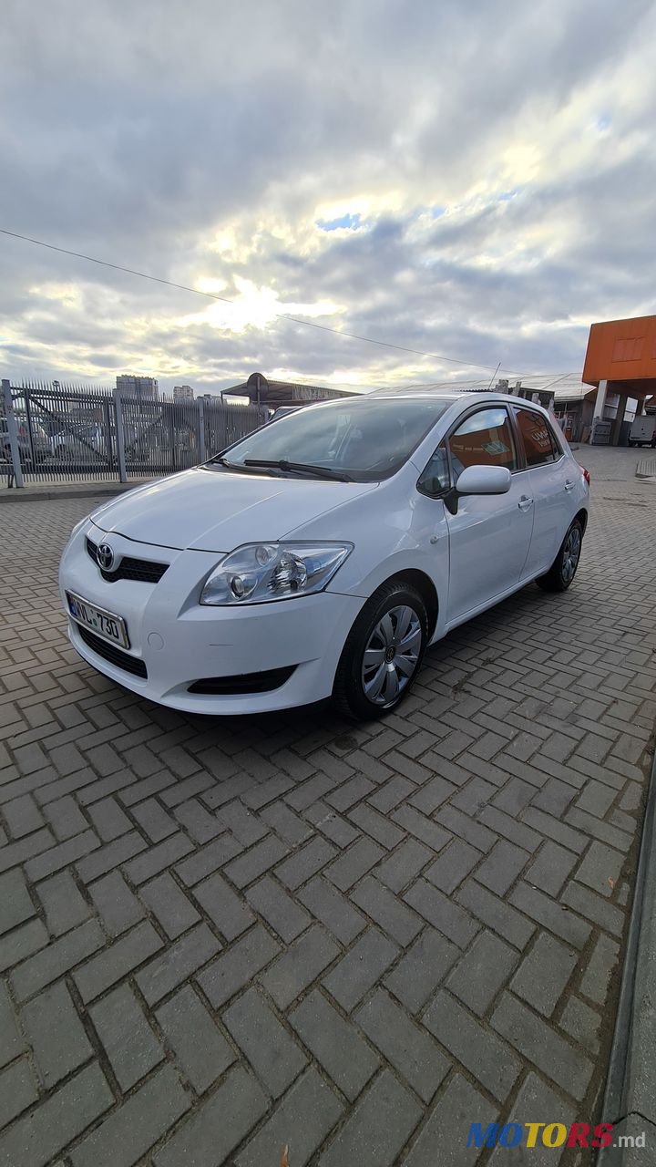 2008' Toyota Auris photo #3