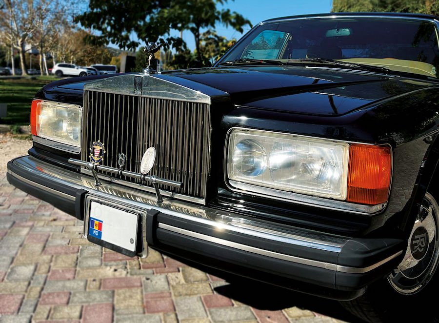 Opulență aristocratică la Chișinău: Un Rolls-Royce Silver Spirit Mk1 a fost scos la vânzare
