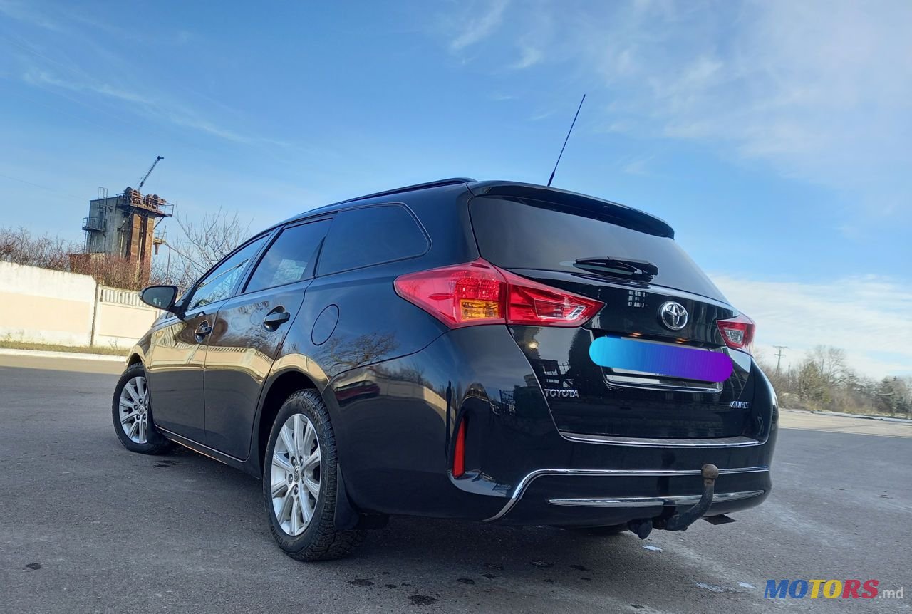 2014' Toyota Auris photo #2