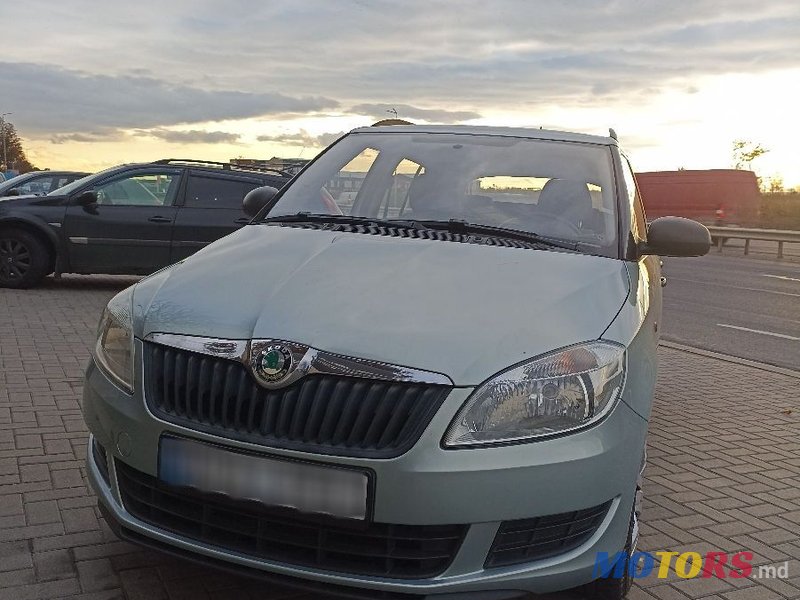 2012' Skoda Fabia photo #3