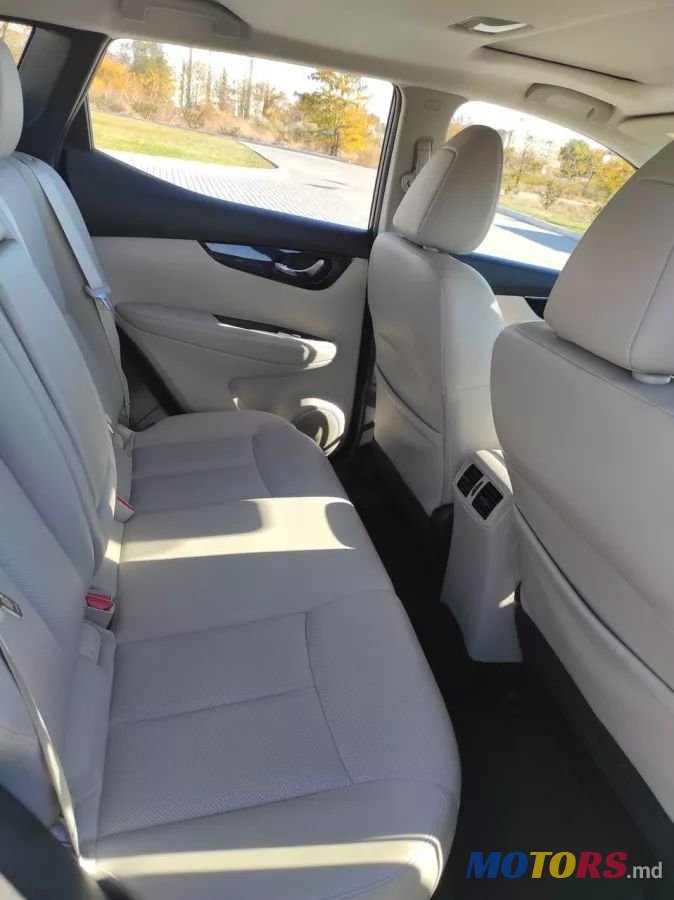 2018' Nissan Rogue photo #5