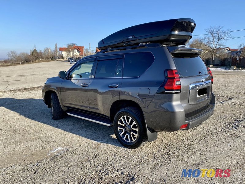 2019' Toyota Land Cruiser Prado photo #5