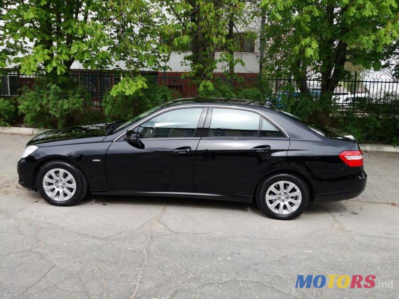 2011' Mercedes-Benz E-Class photo #2