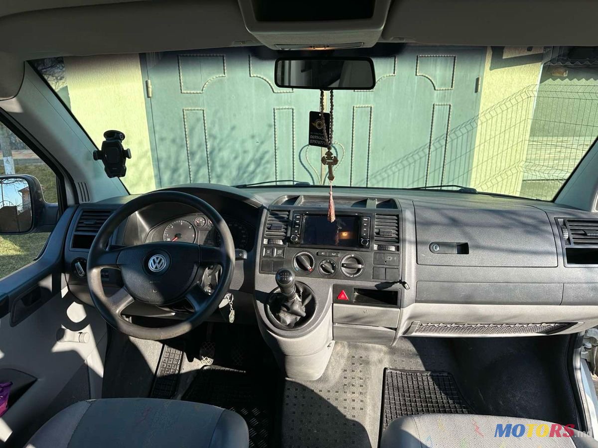 2007' Volkswagen Transporter photo #5