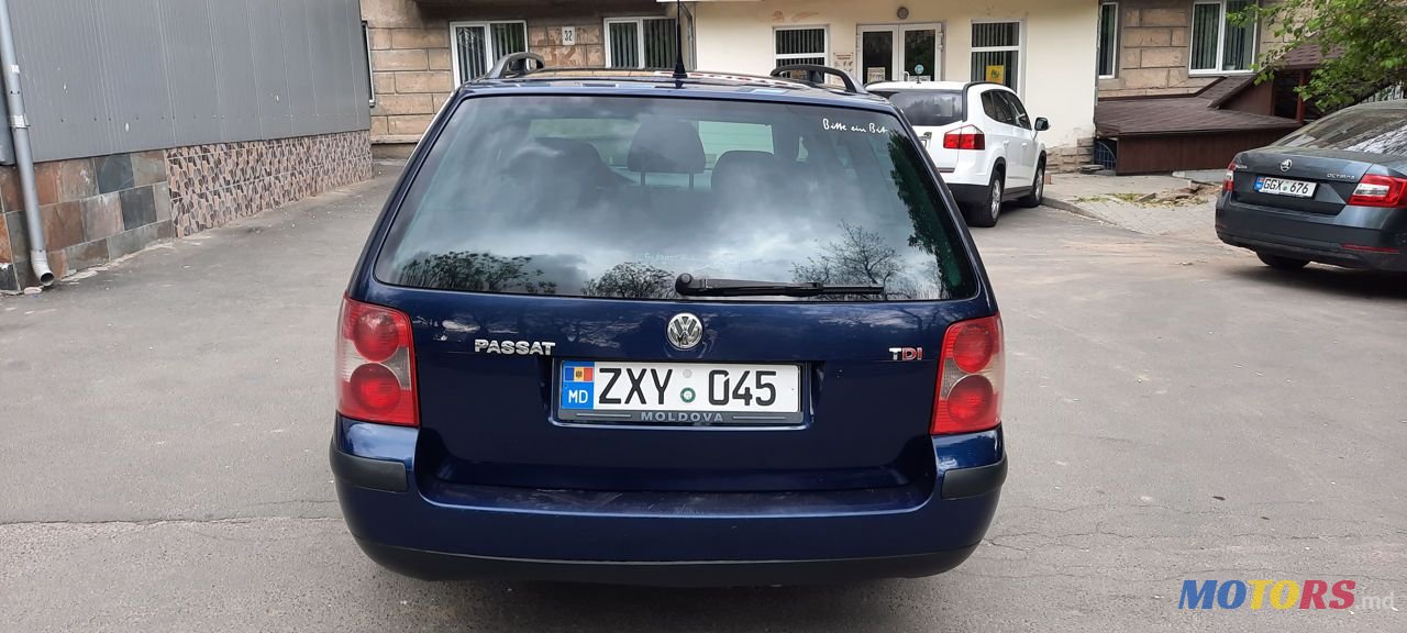 2005' Volkswagen Passat photo #6