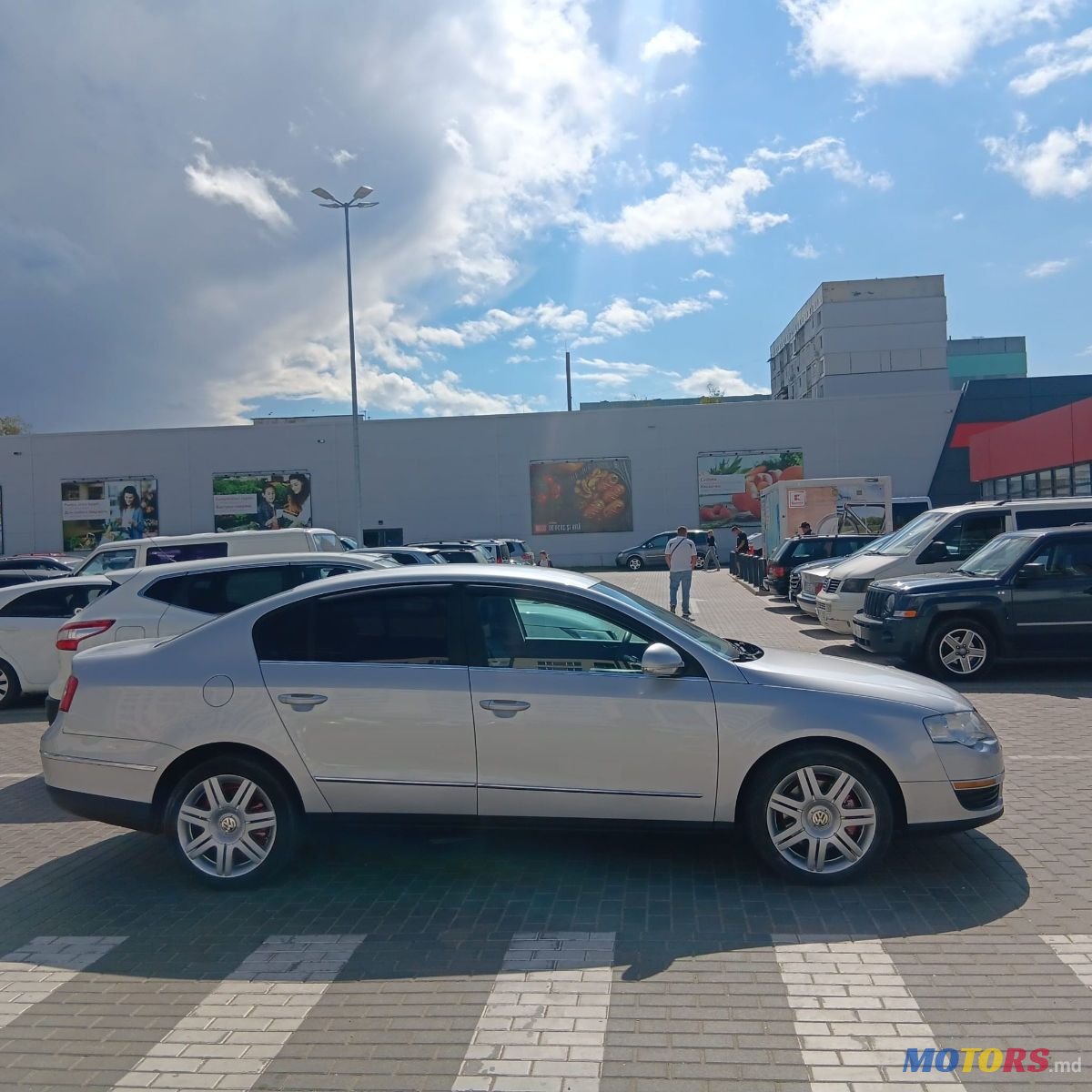 2007' Volkswagen Passat photo #6