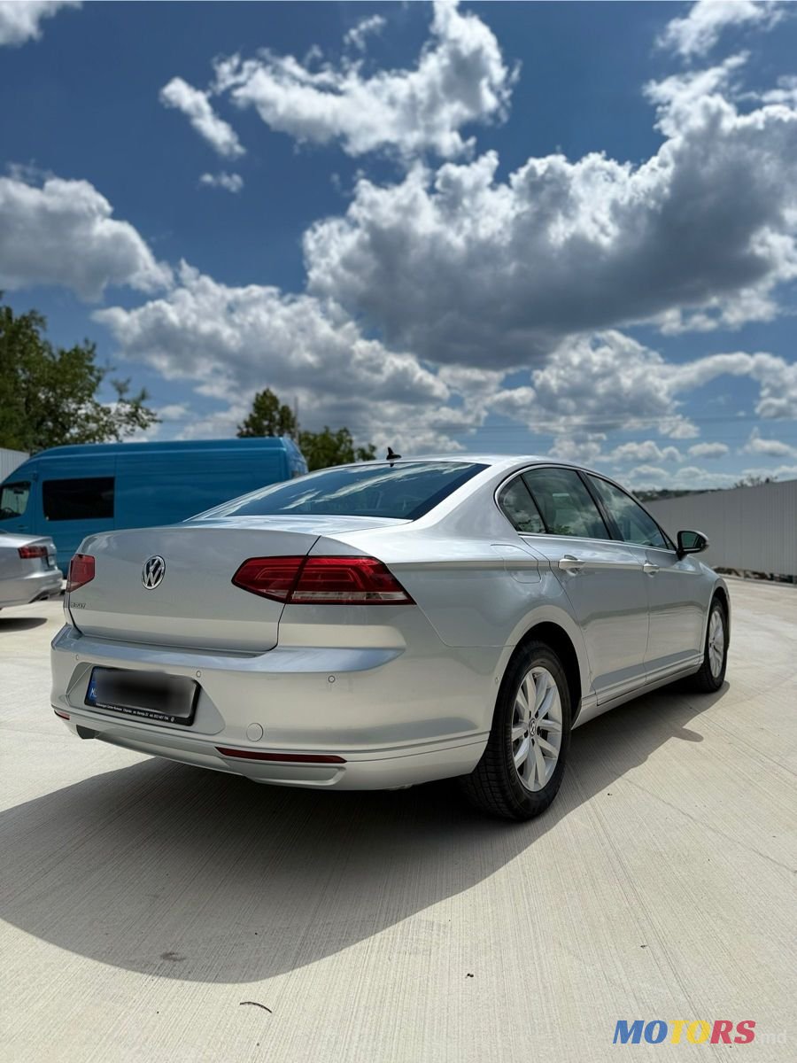 2019' Volkswagen Passat photo #3