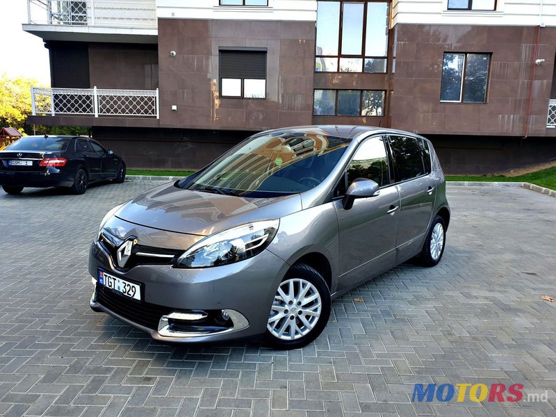 2013' Renault Scenic photo #3