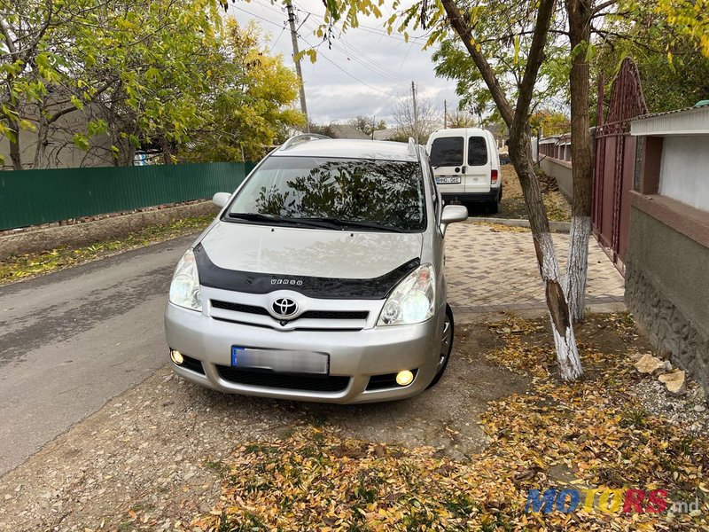 2005' Toyota Corolla Verso photo #2