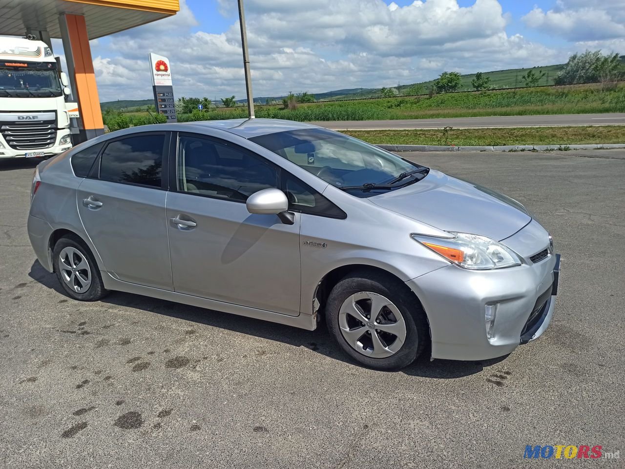 2012' Toyota Prius photo #6