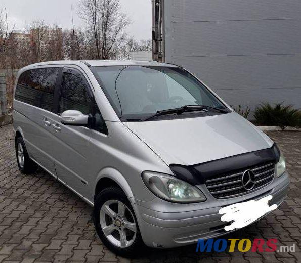 2004' Mercedes-Benz Viano photo #1