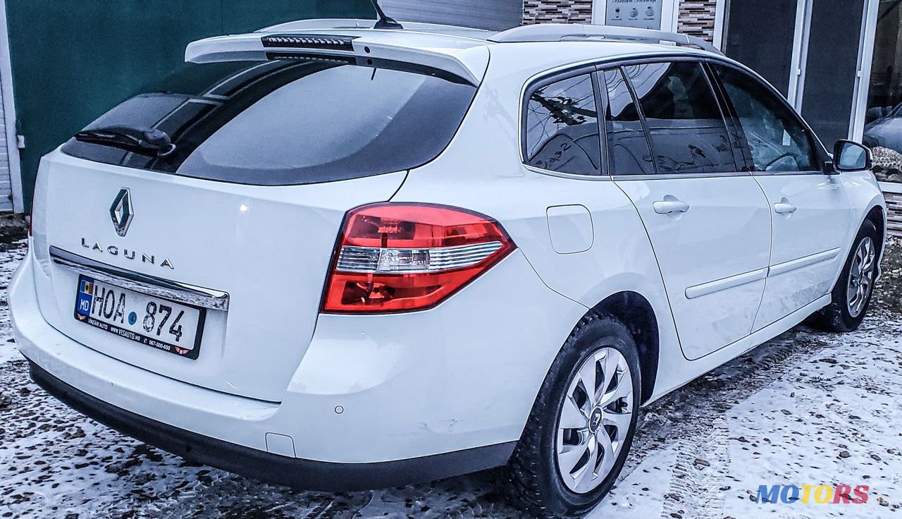 2010' Renault Laguna photo #5