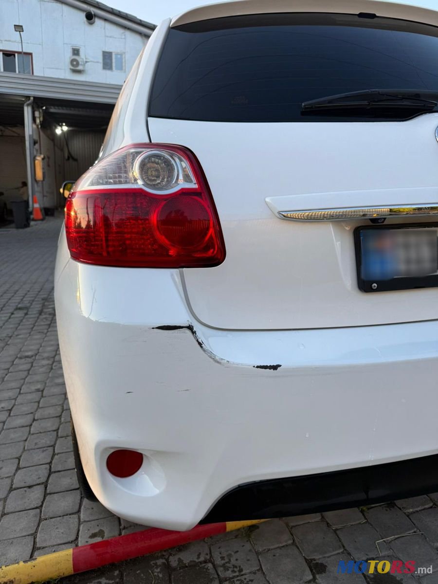 2010' Toyota Auris photo #5