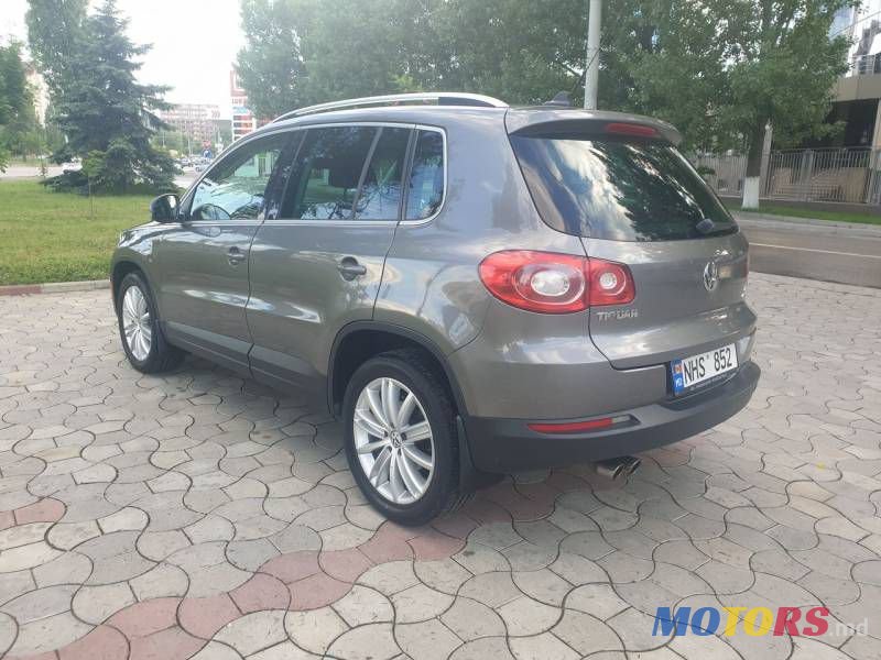 2009' Volkswagen Tiguan photo #4