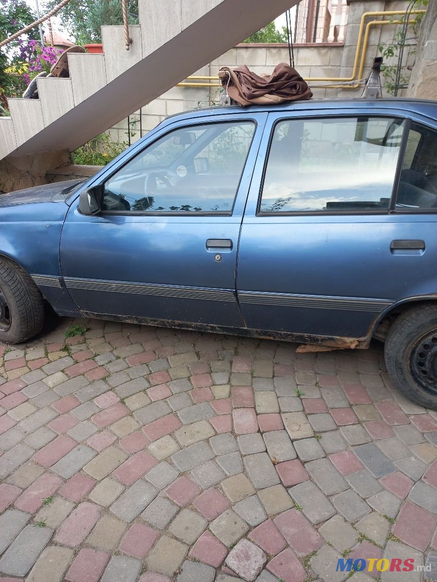 1989' Opel Kadett photo #1