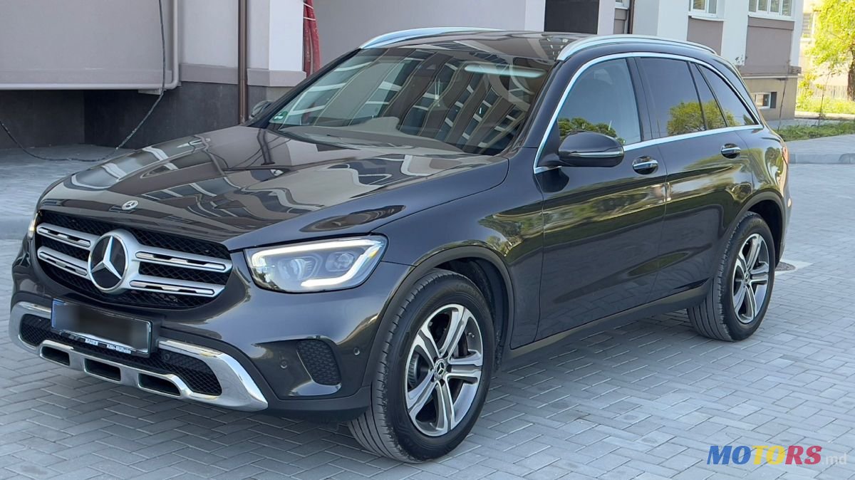 2021' Mercedes-Benz GLC photo #3