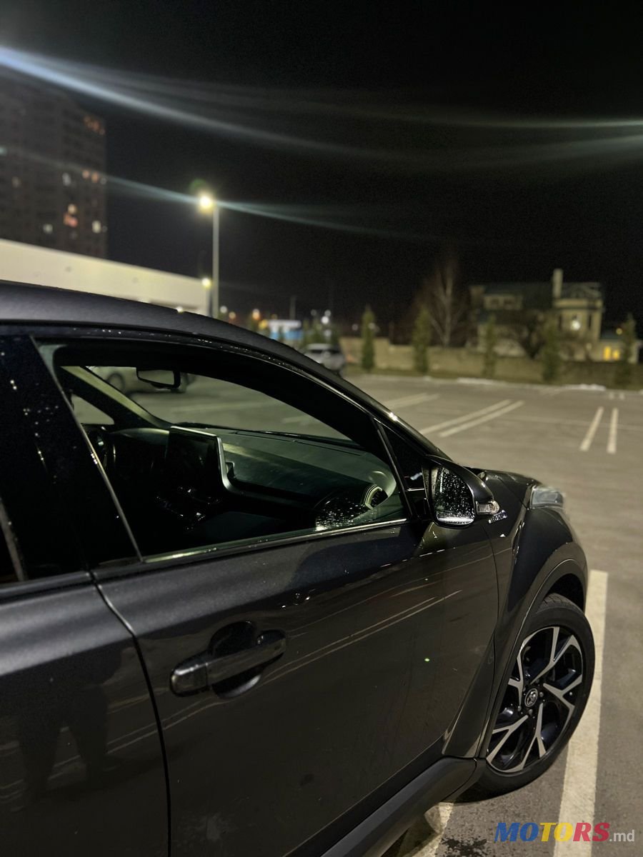 2018' Toyota C-HR photo #5