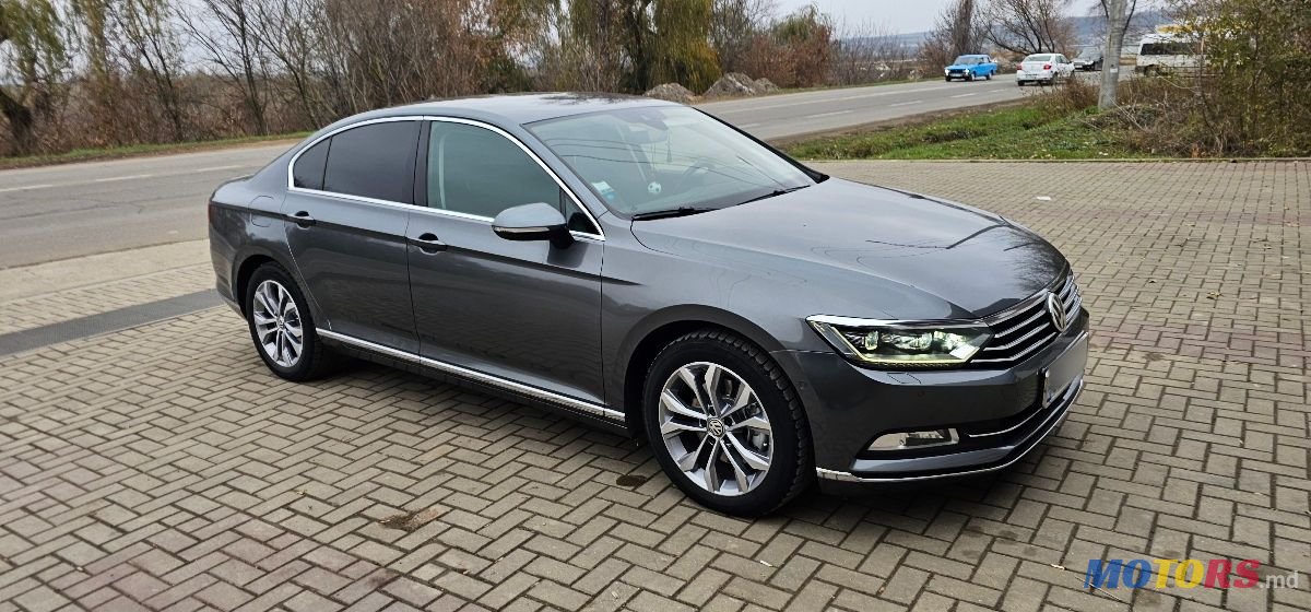 2016' Volkswagen Passat photo #2