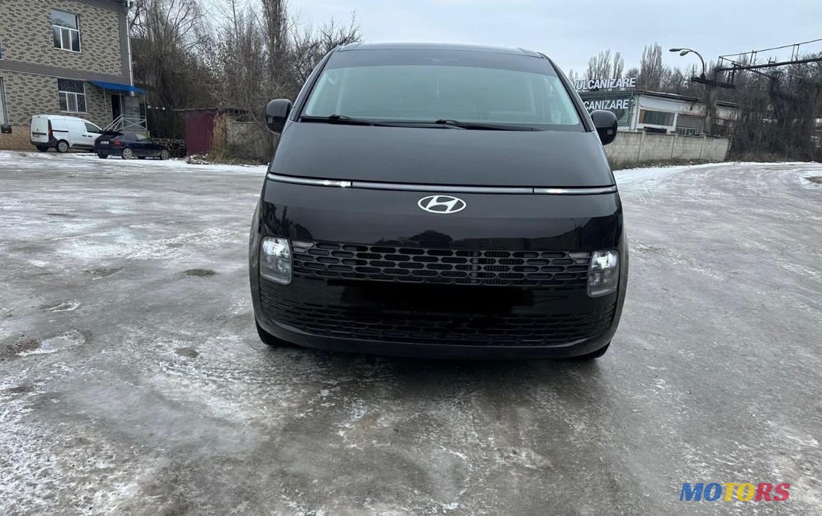 2023' Hyundai Staria photo #2