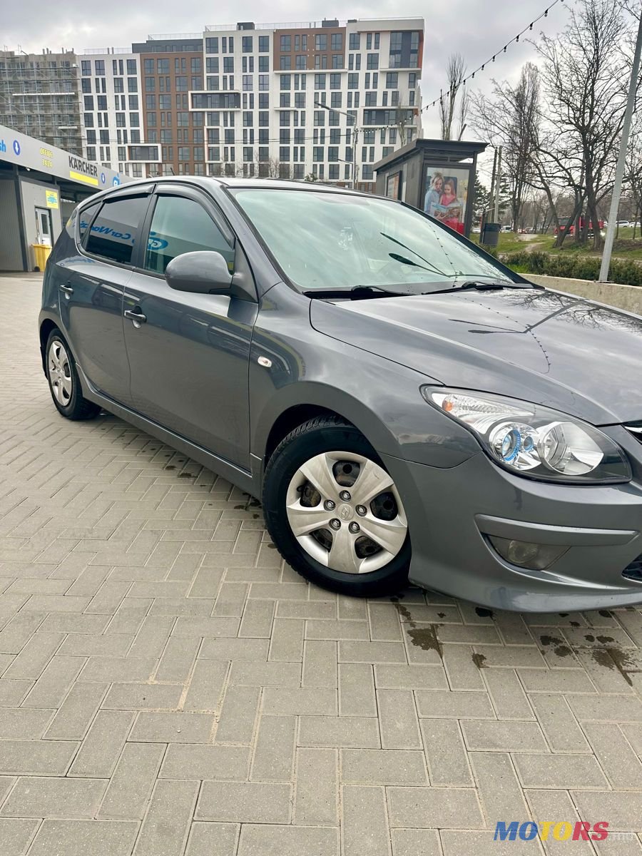 2011' Hyundai i30 photo #2