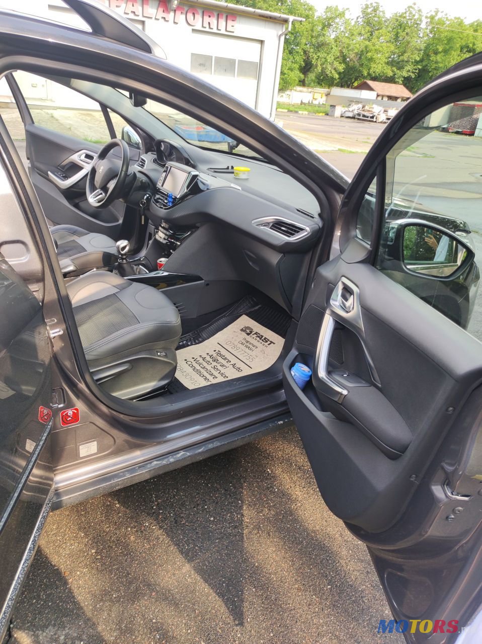 2015' Peugeot 2008 photo #3