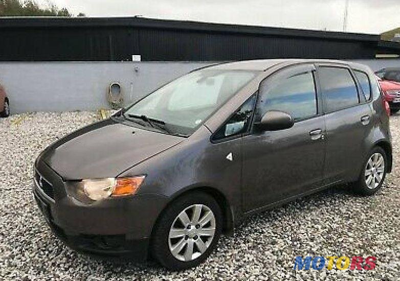 2011' Mitsubishi Colt photo #1