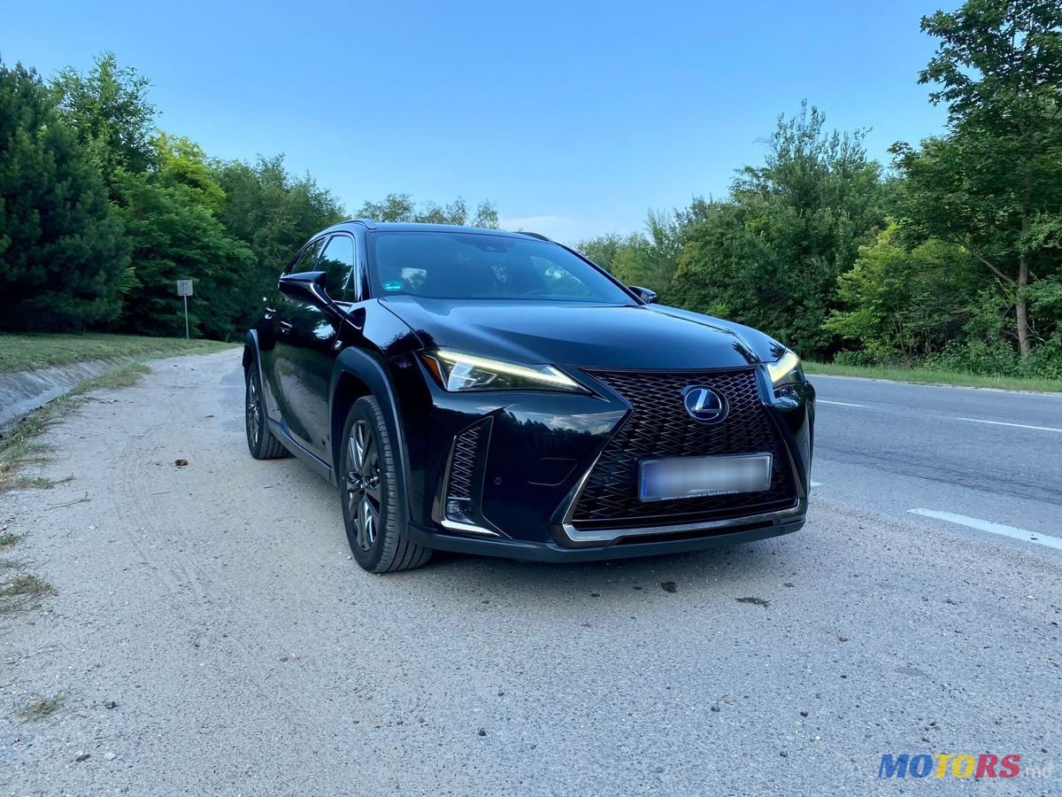 2019' Lexus UX photo #2