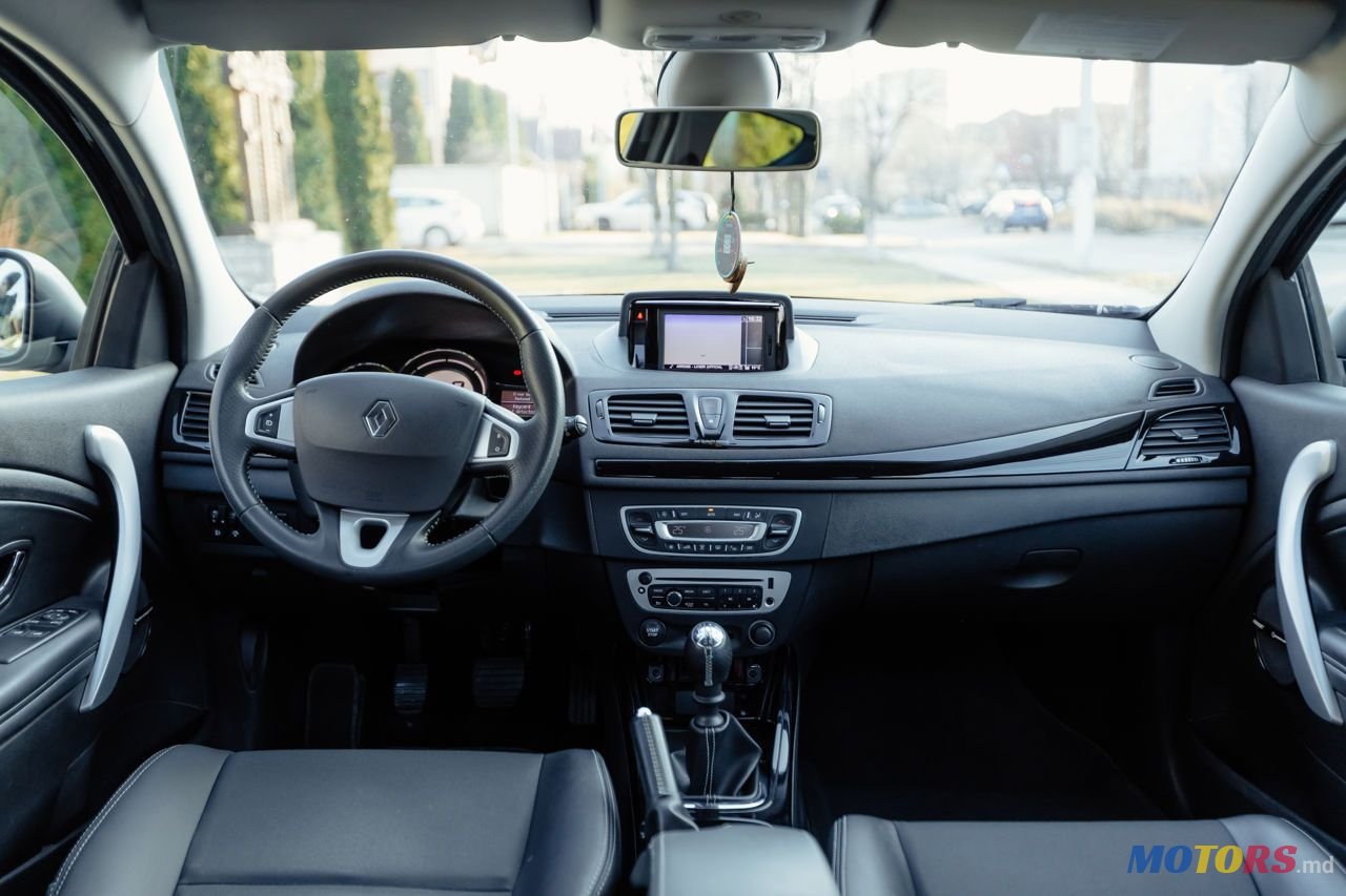 2012' Renault Megane photo #6