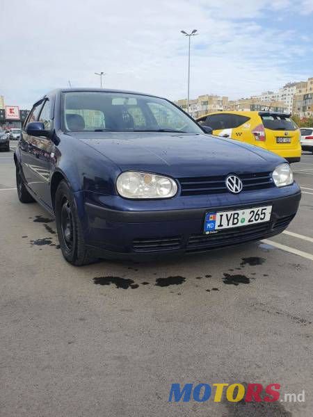 2002' Volkswagen Golf photo #2