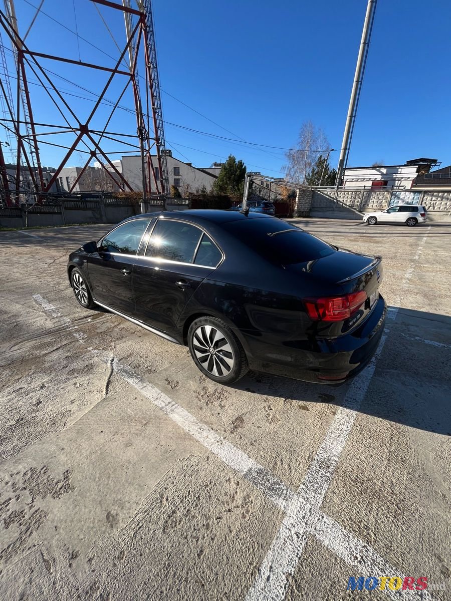 2016' Volkswagen Jetta photo #3