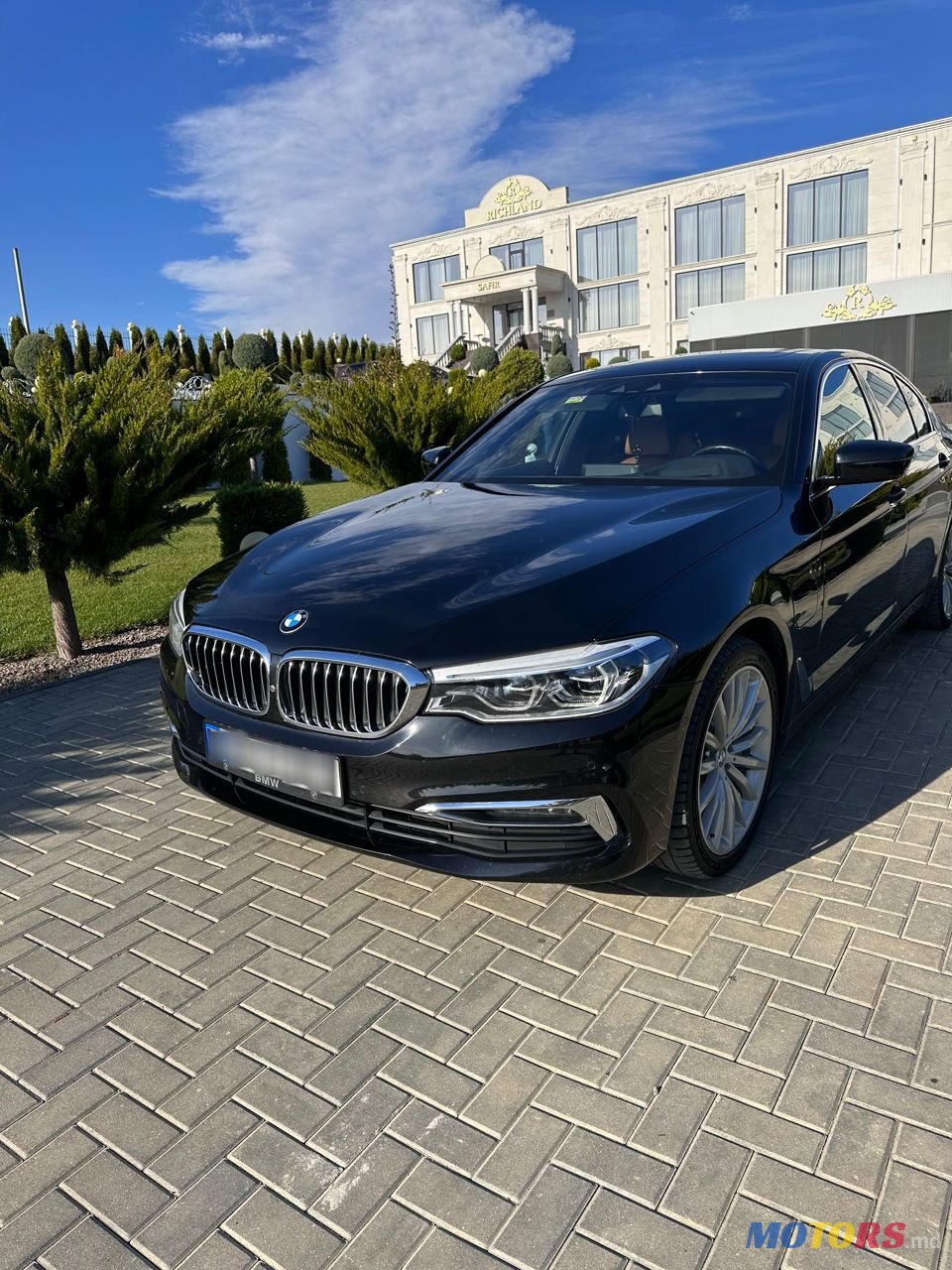 2020' BMW 5 Series photo #1