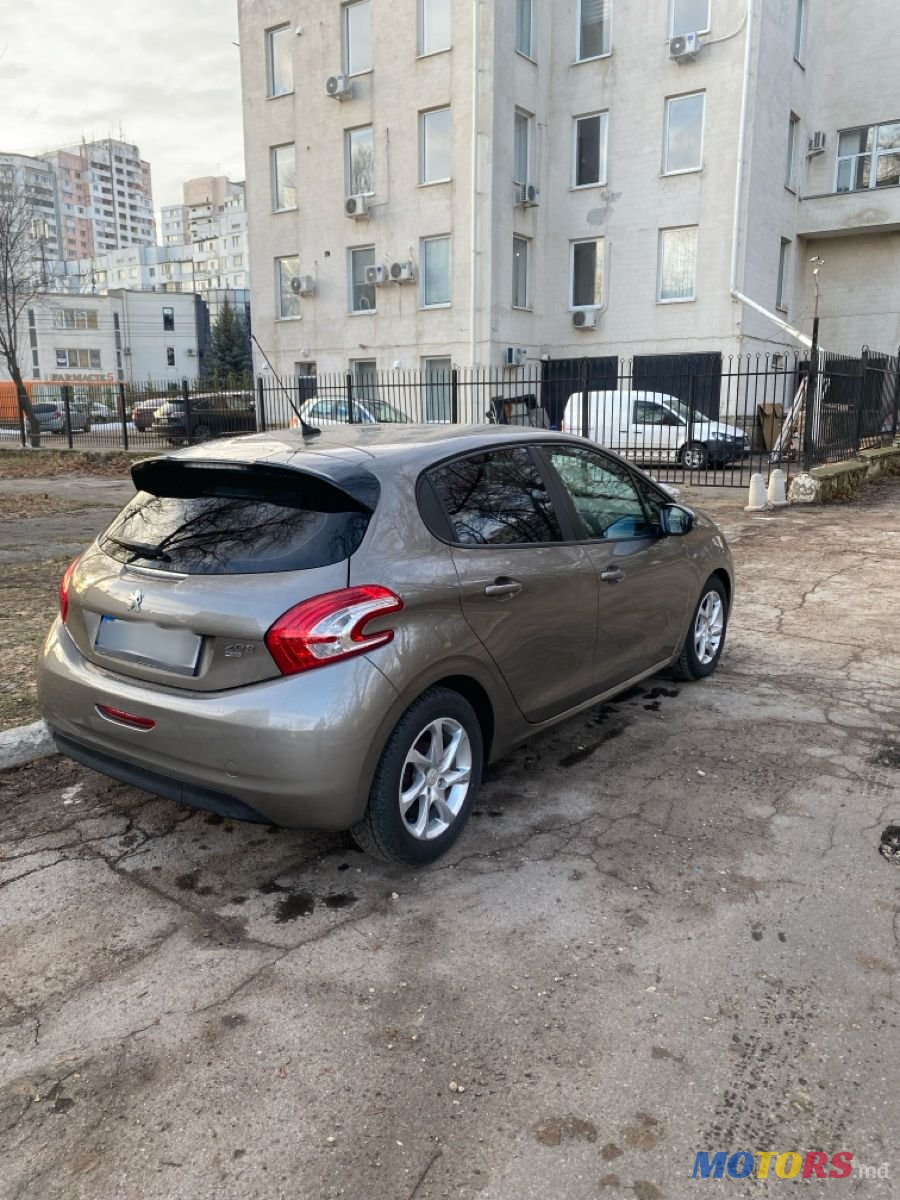 2012' Peugeot 208 photo #4