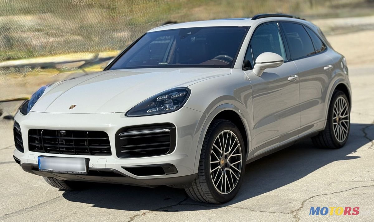 2022' Porsche Cayenne photo #3