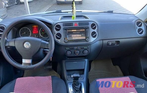 2008' Volkswagen Tiguan photo #4