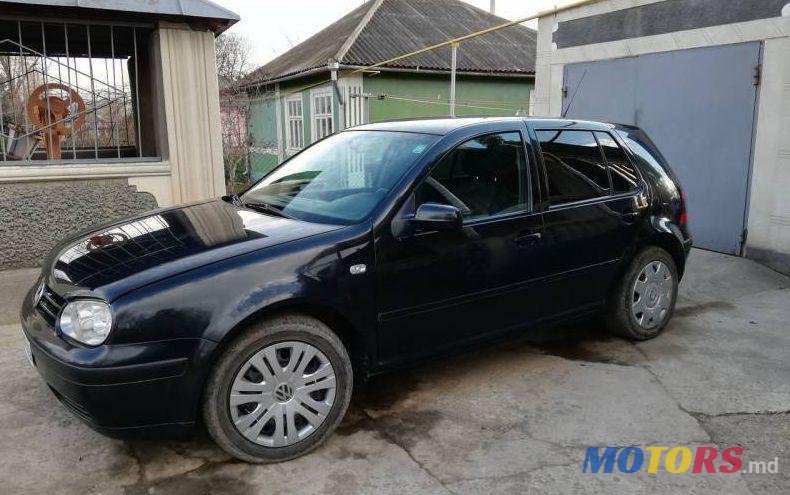 2001' Volkswagen Golf photo #3