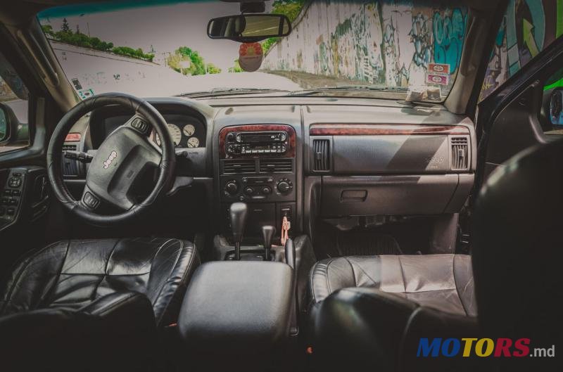 2002' Jeep Grand Cherokee photo #4
