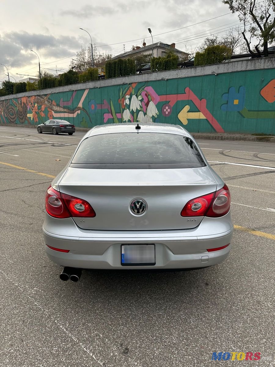 2010' Volkswagen Passat photo #6