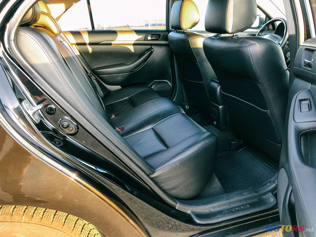 2006' Toyota Avensis photo #6