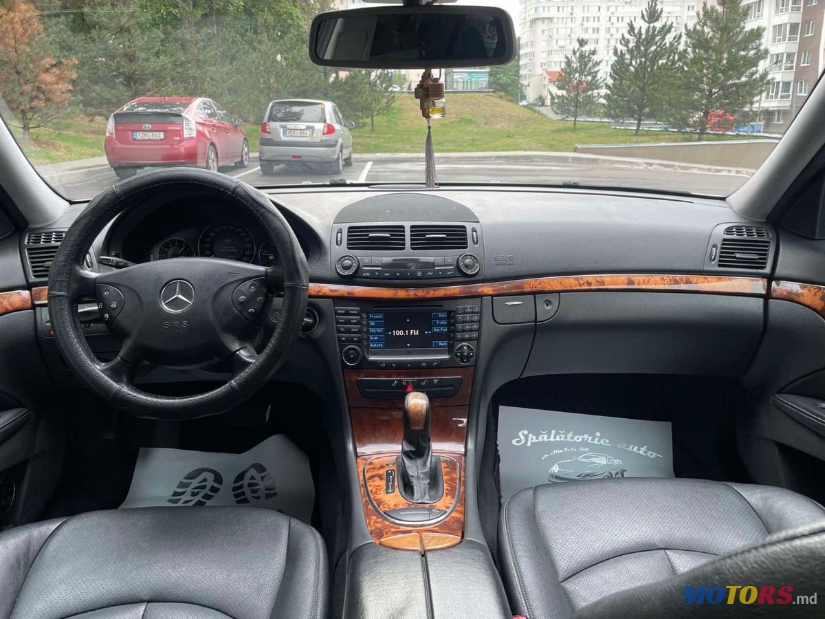 2005' Mercedes-Benz E Класс photo #4
