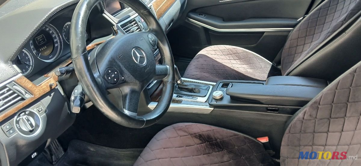 2011' Mercedes-Benz E-Class photo #6