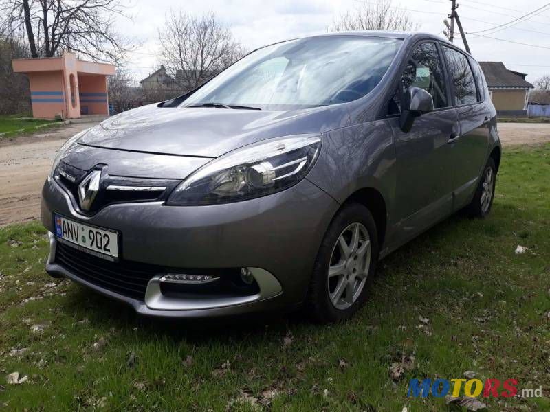 2013' Renault Scenic photo #2