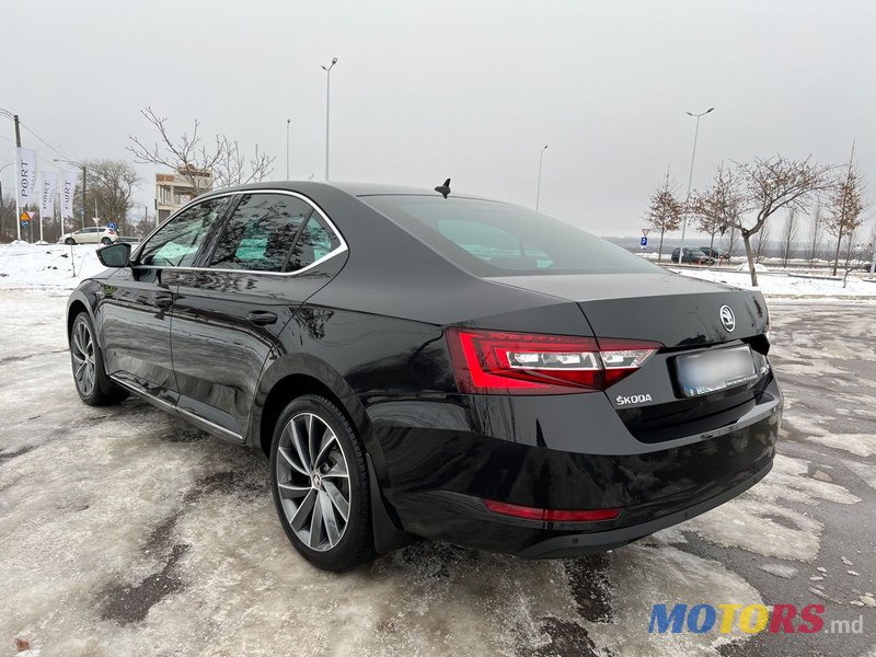 2019' Skoda Superb photo #5