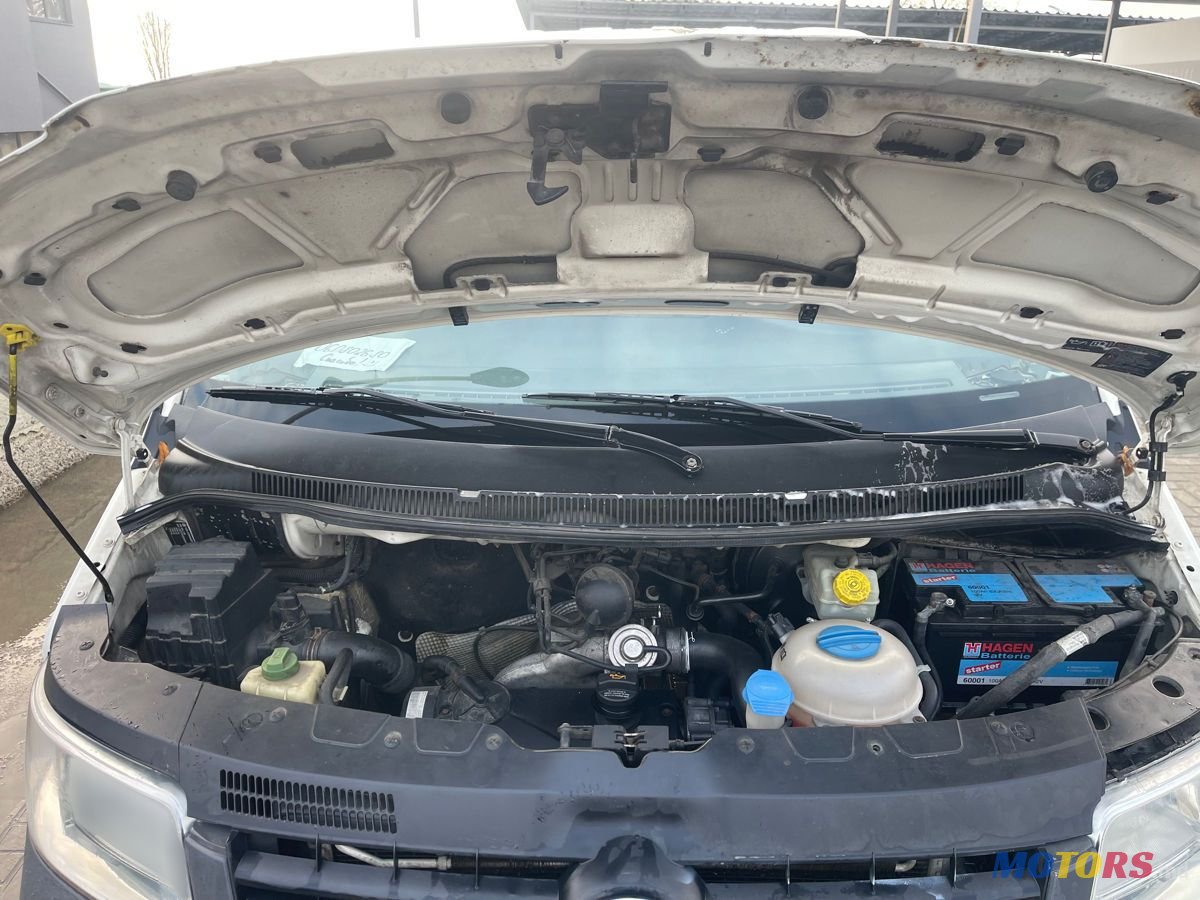 2004' Volkswagen Transporter photo #5