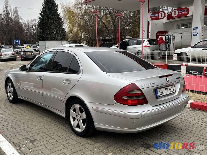 2004' Mercedes-Benz E Класс photo #5