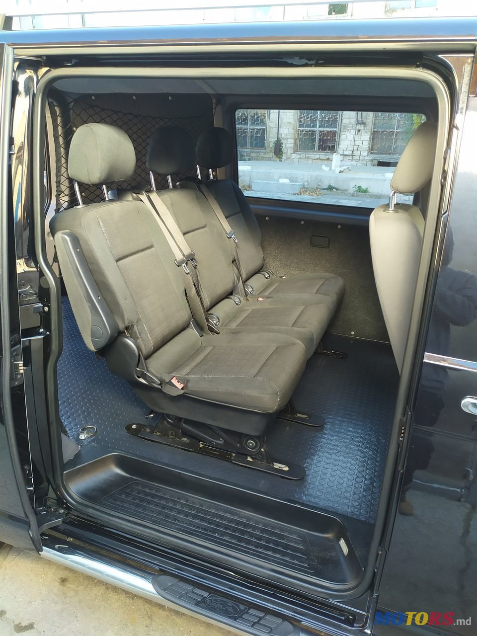 2013' Volkswagen Transporter photo #5