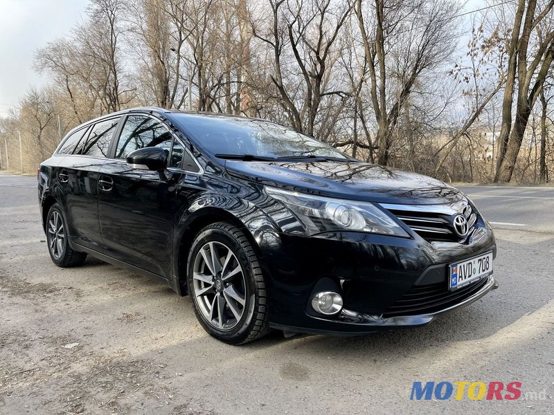 2012' Toyota Avensis photo #1